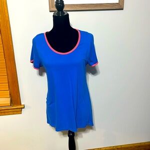 Lularoe Classic Tee - size medium